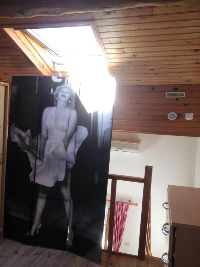 Studio Avec Piscine Privee Jardin Clos Et Wifi A Saint Jean D'Angely Екстер'єр фото